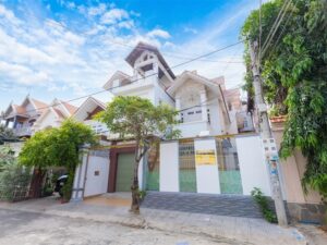Villa 8F Lạc Long Quân 4PN 8Bed 4WC