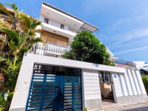 Villa 10/2 Lạc Long Quân 6pn 8bed 6wc