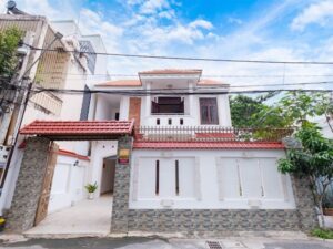 Villa 4/5A Lạc Long Quân 5pn 8bed 4wc