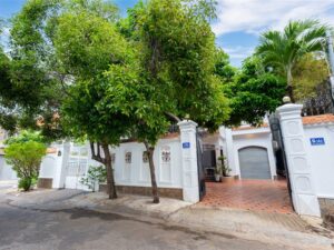 Villa 33/6C Lạc Long Quân 5pn 5bed 5wc