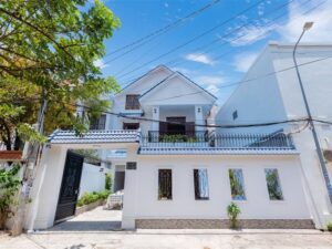 Villa 11D Lạc Long Quân 7pn 9bed 6wc