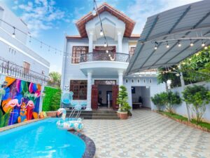 Villa 10/11B Lạc Long Quân 5pn 9bed 4wc