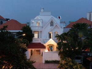 Villa 22/6A Lạc Long Quân 7pn12bed
